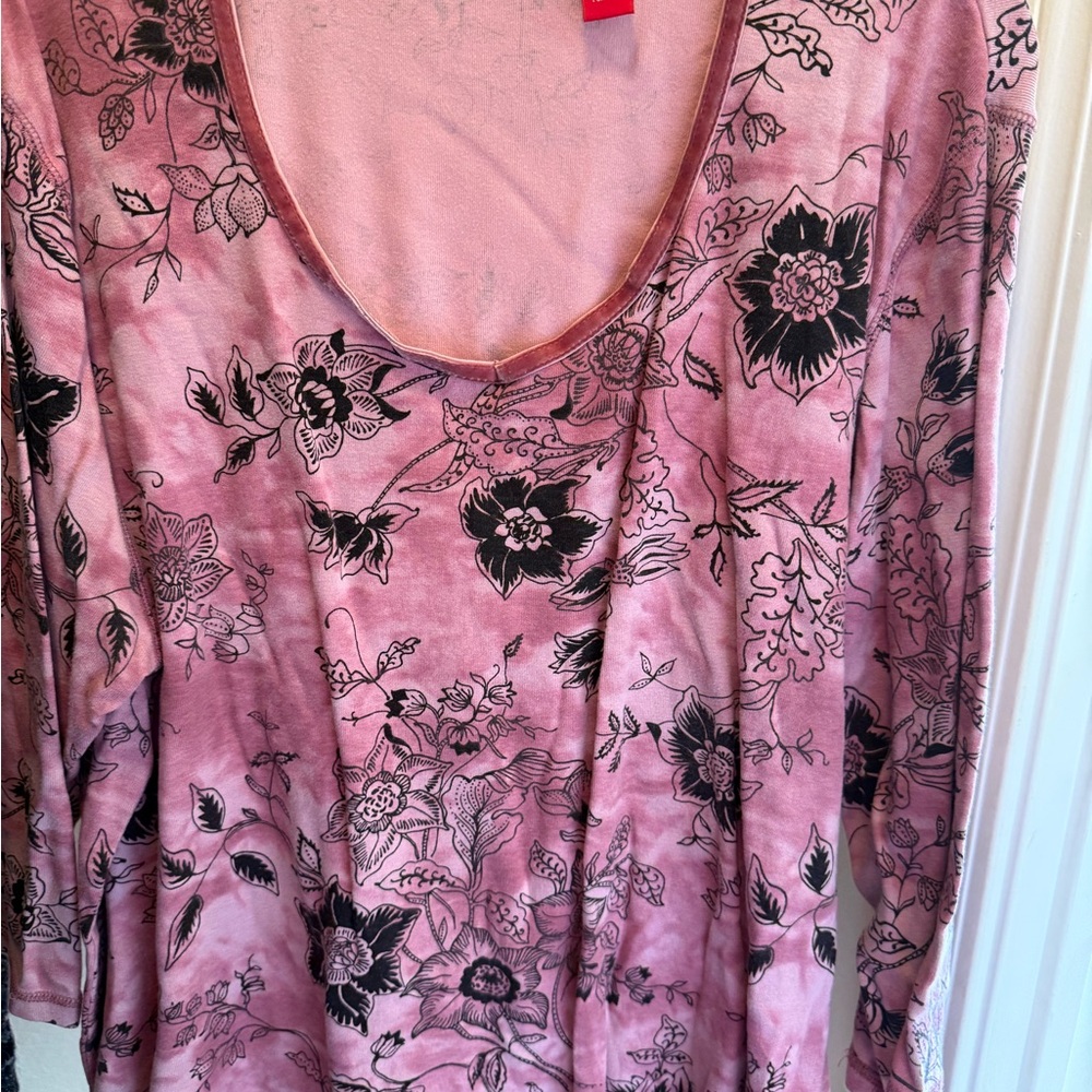 Gloria Vanderbilt Pink Top